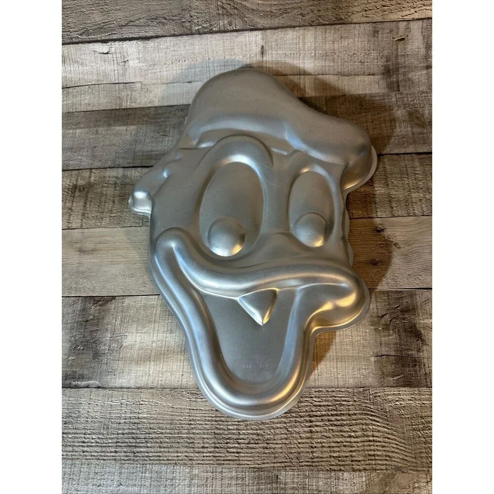 Wilton Disney Donald Duck Cake Pan - 515-507 - Birthday Party
